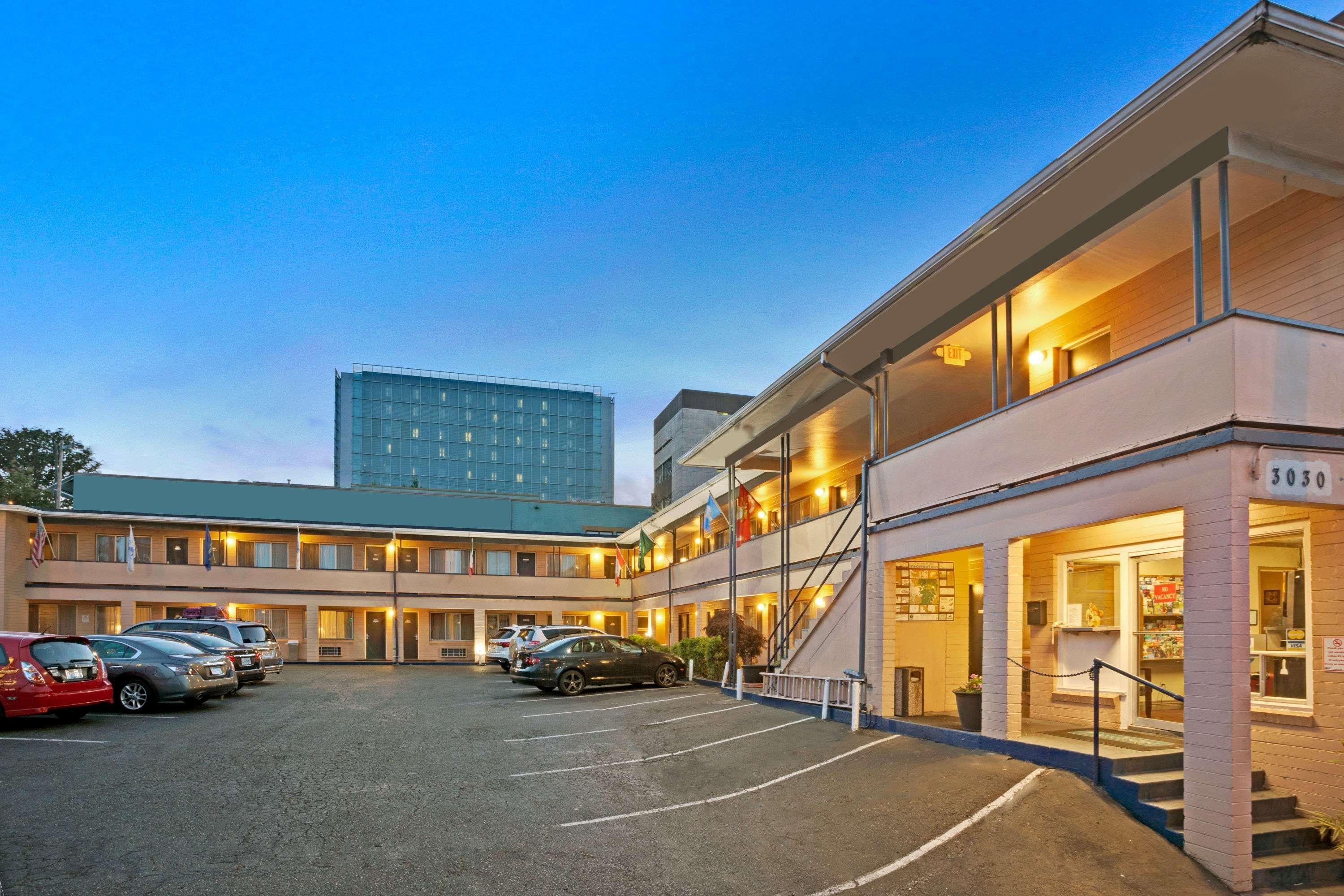 Travelodge By Wyndham Everett City Center Bagian luar foto